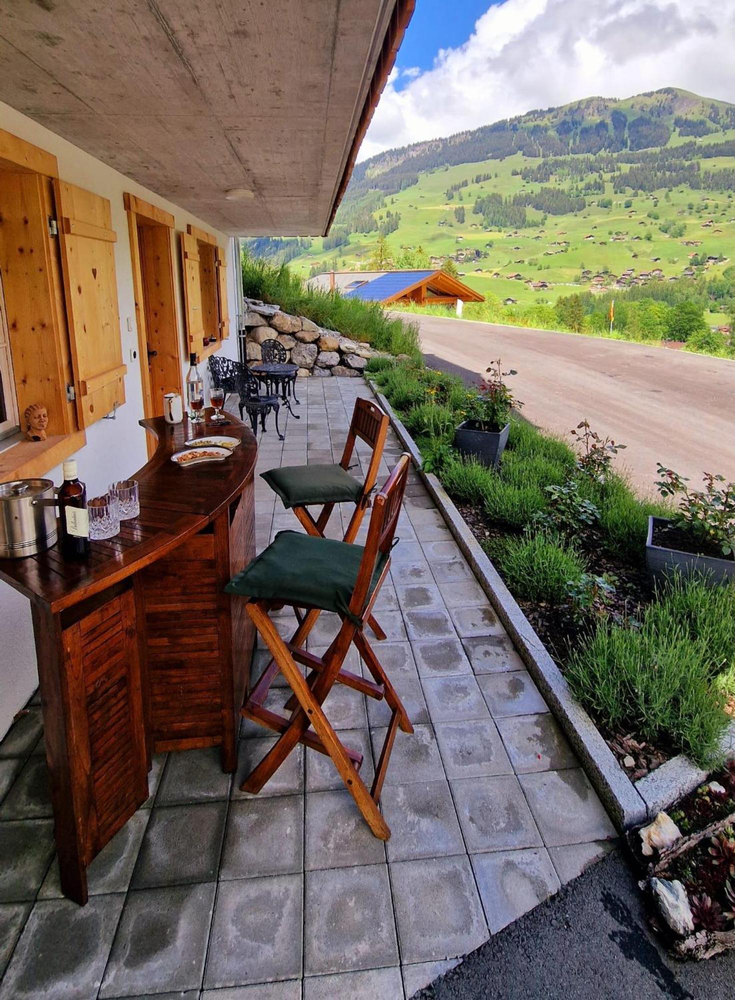 Large Deluxe Studio For 2 - Chalet Lovo Lenk im Simmental Exterior foto